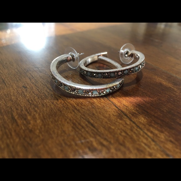 Loop ear rings - Picture 2 of 6